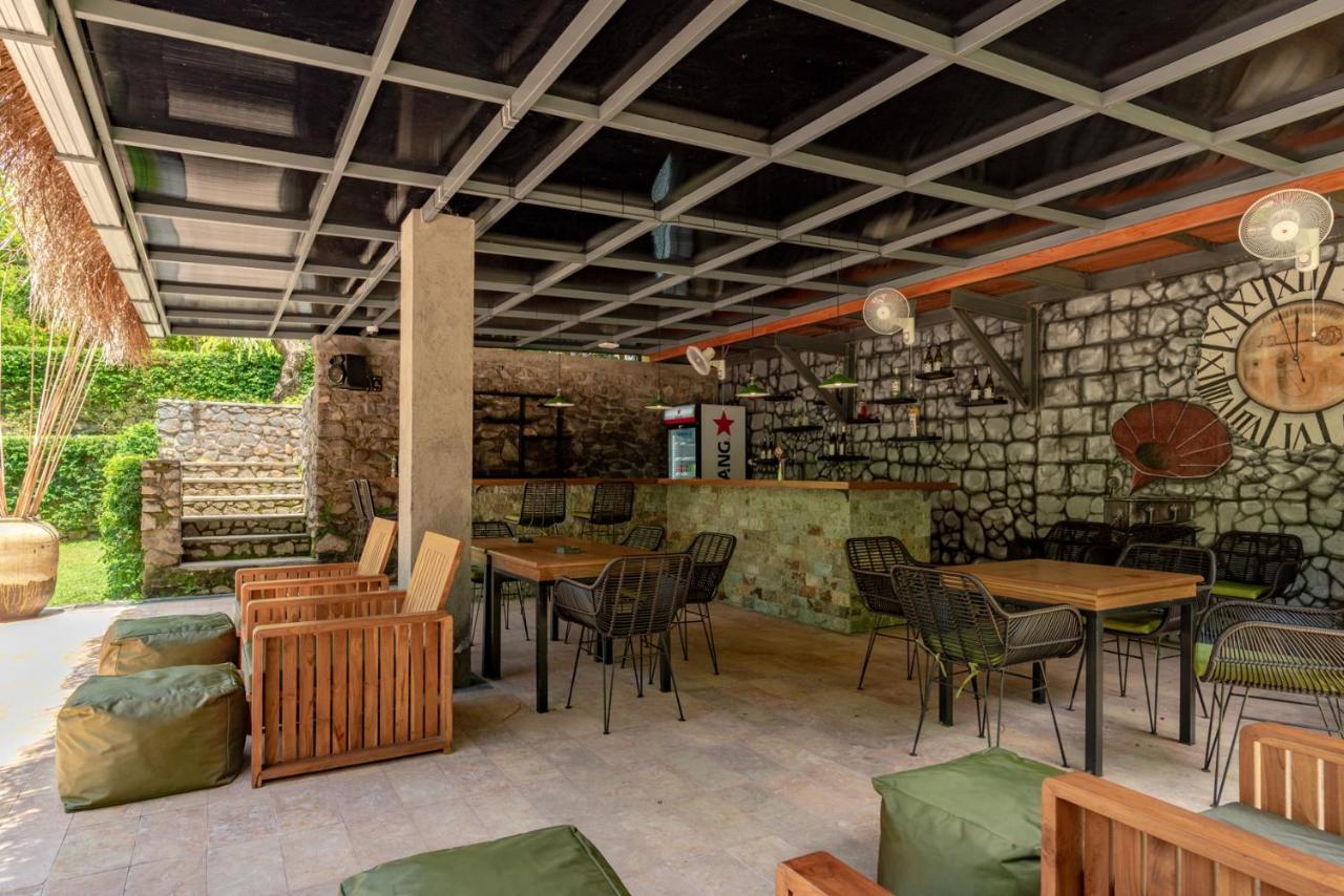 Alamanda Lovina Resort Exterior photo