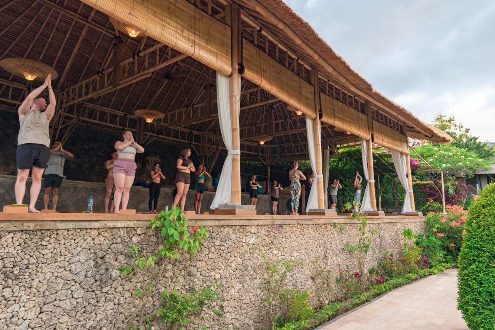 Alamanda Lovina Resort Exterior photo