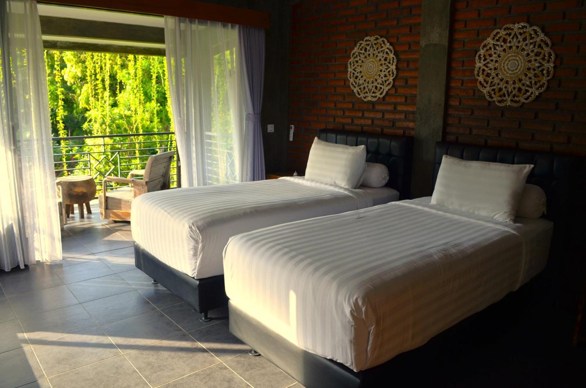 Alamanda Lovina Resort Exterior photo