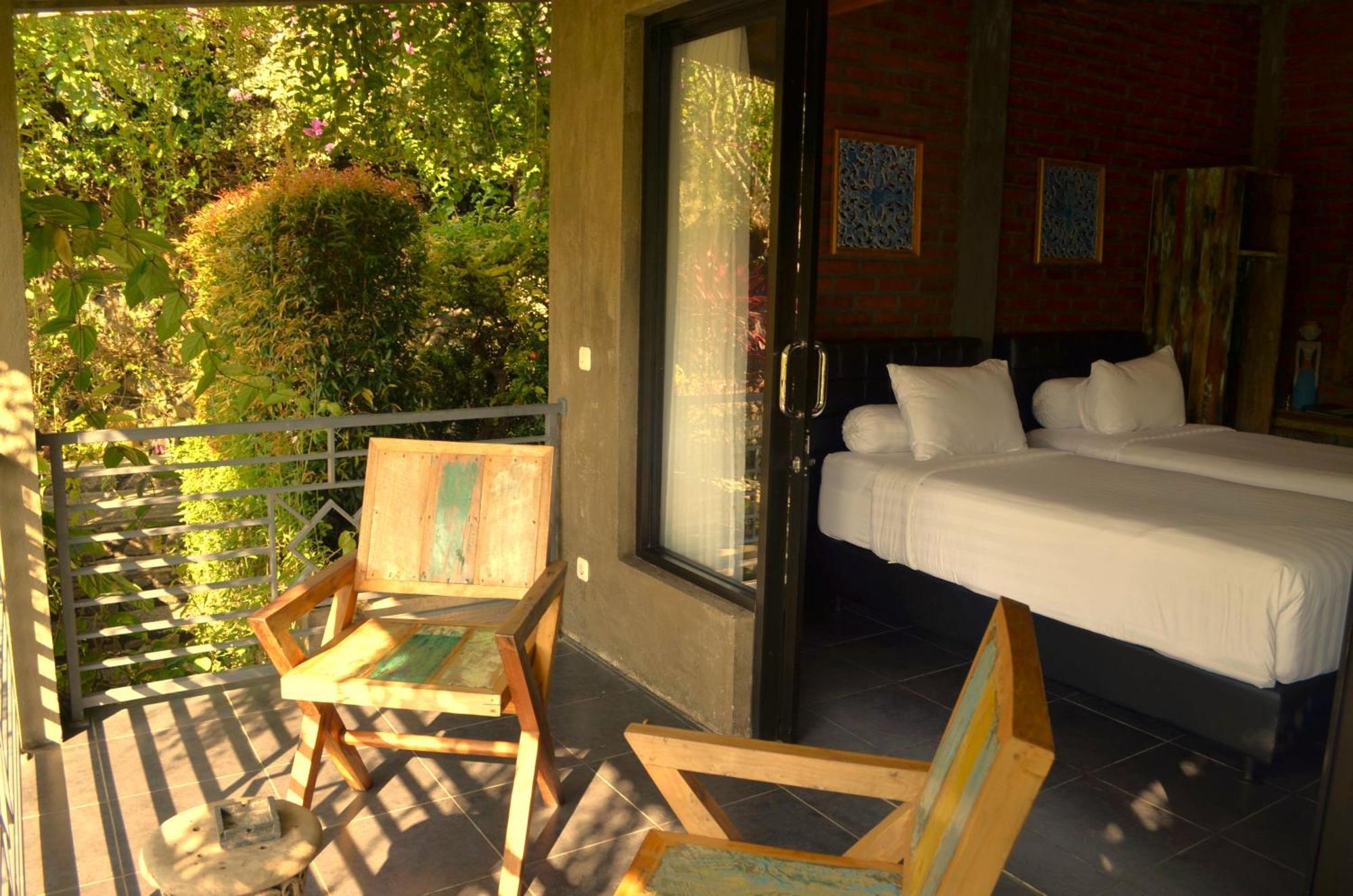 Alamanda Lovina Resort Exterior photo