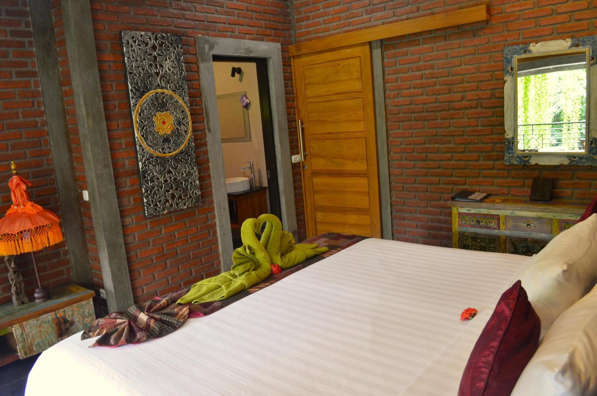 Alamanda Lovina Resort Exterior photo