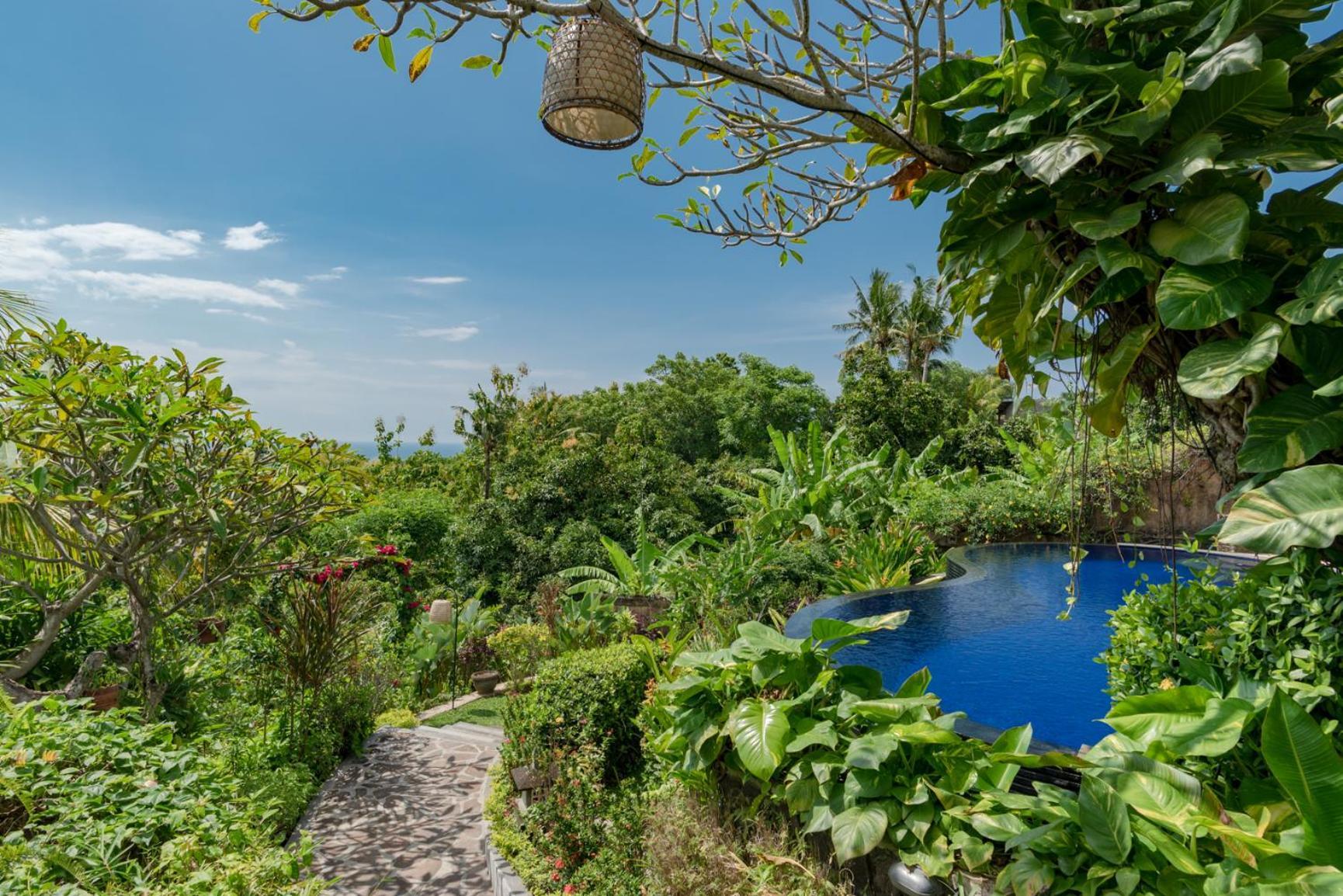 Alamanda Lovina Resort Exterior photo