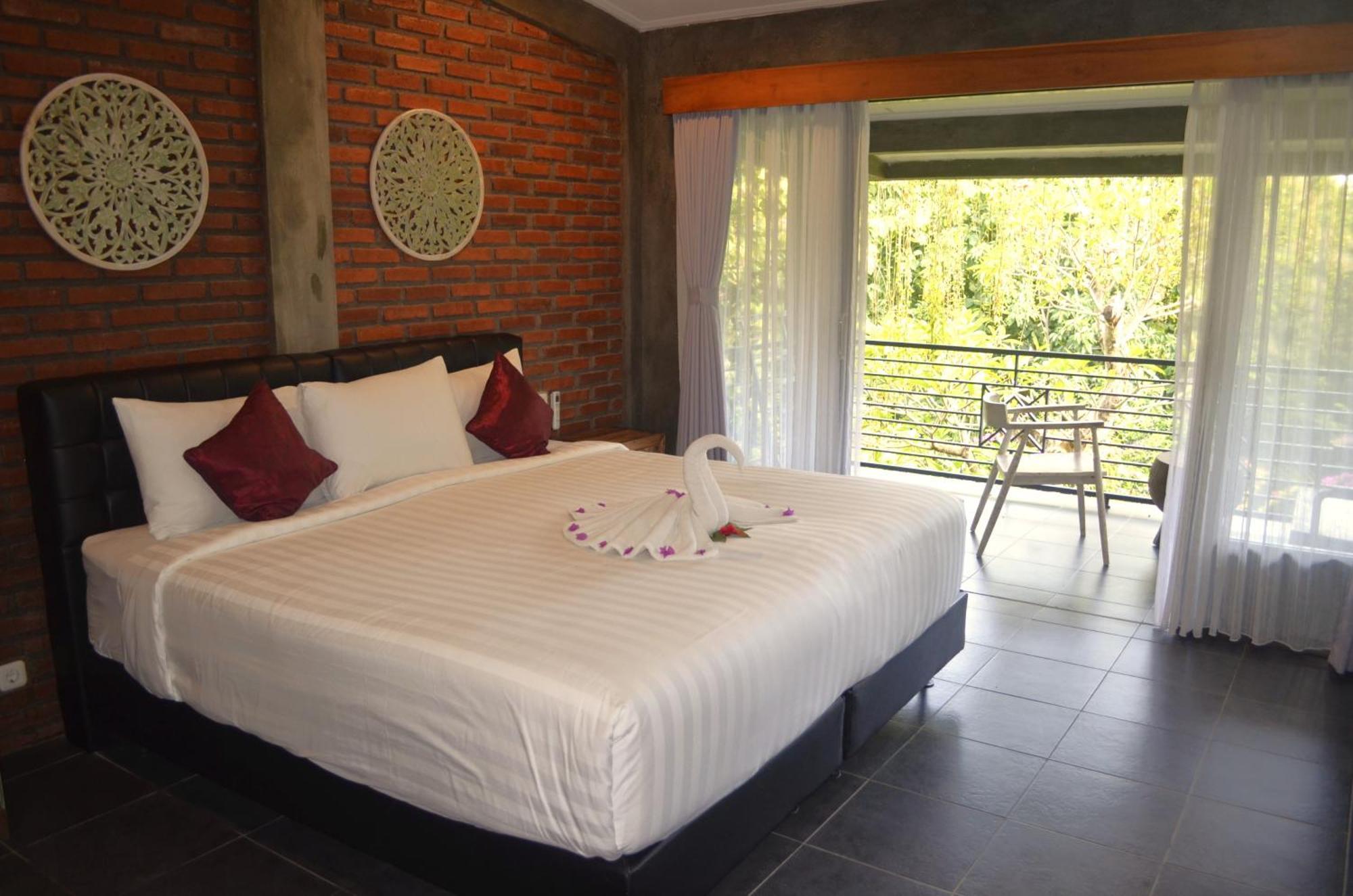 Alamanda Lovina Resort Exterior photo