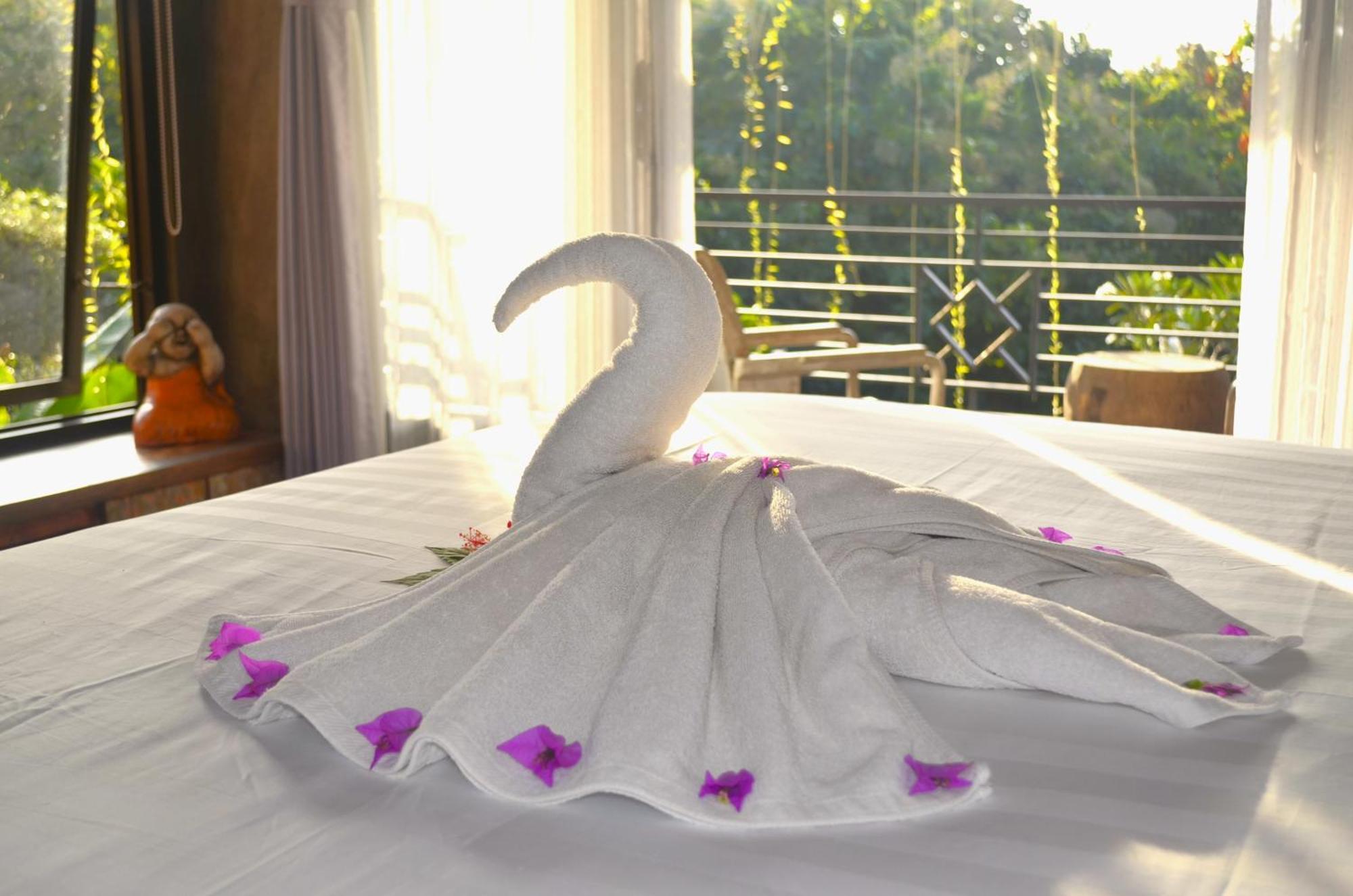 Alamanda Lovina Resort Exterior photo