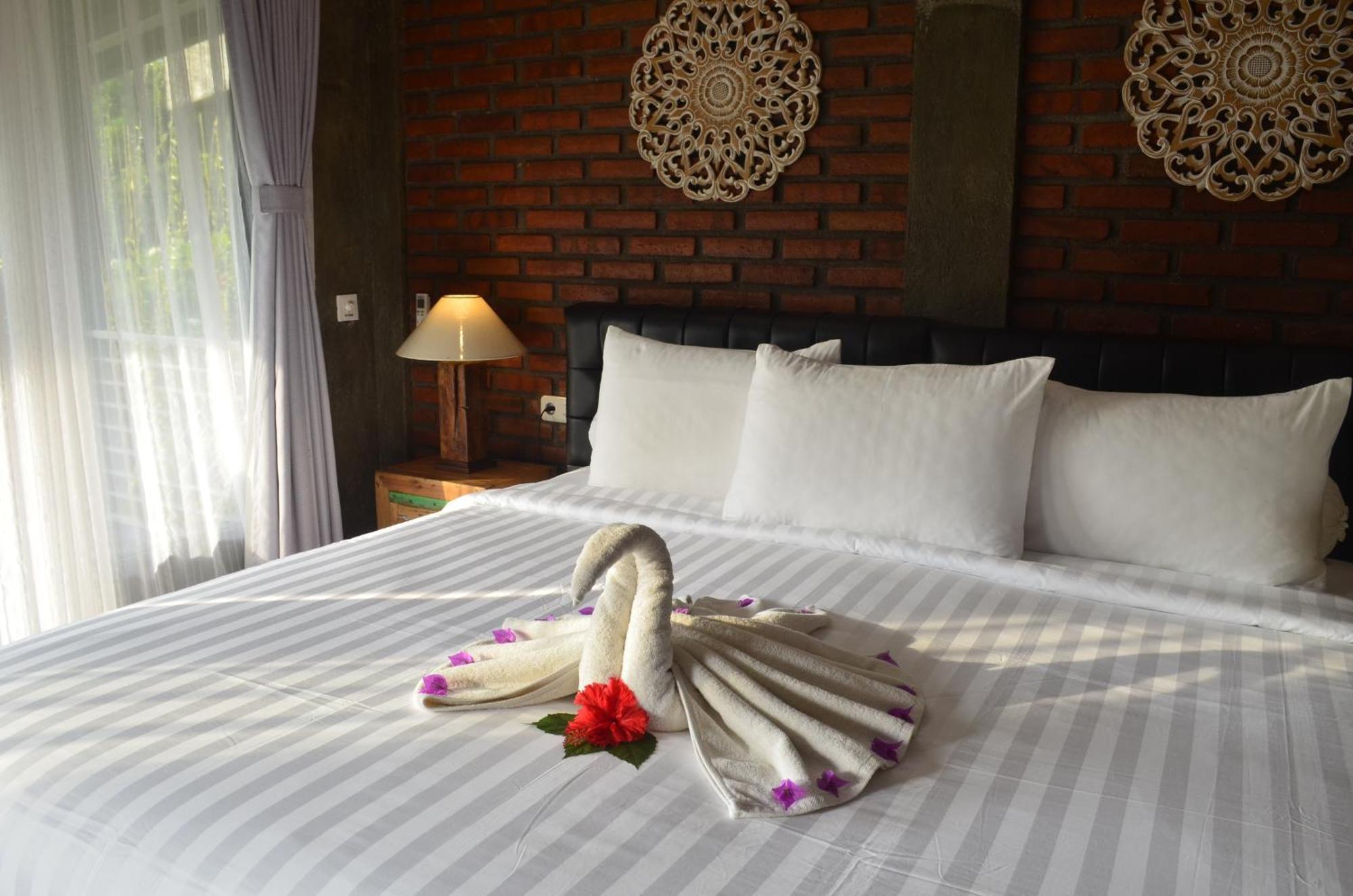 Alamanda Lovina Resort Exterior photo